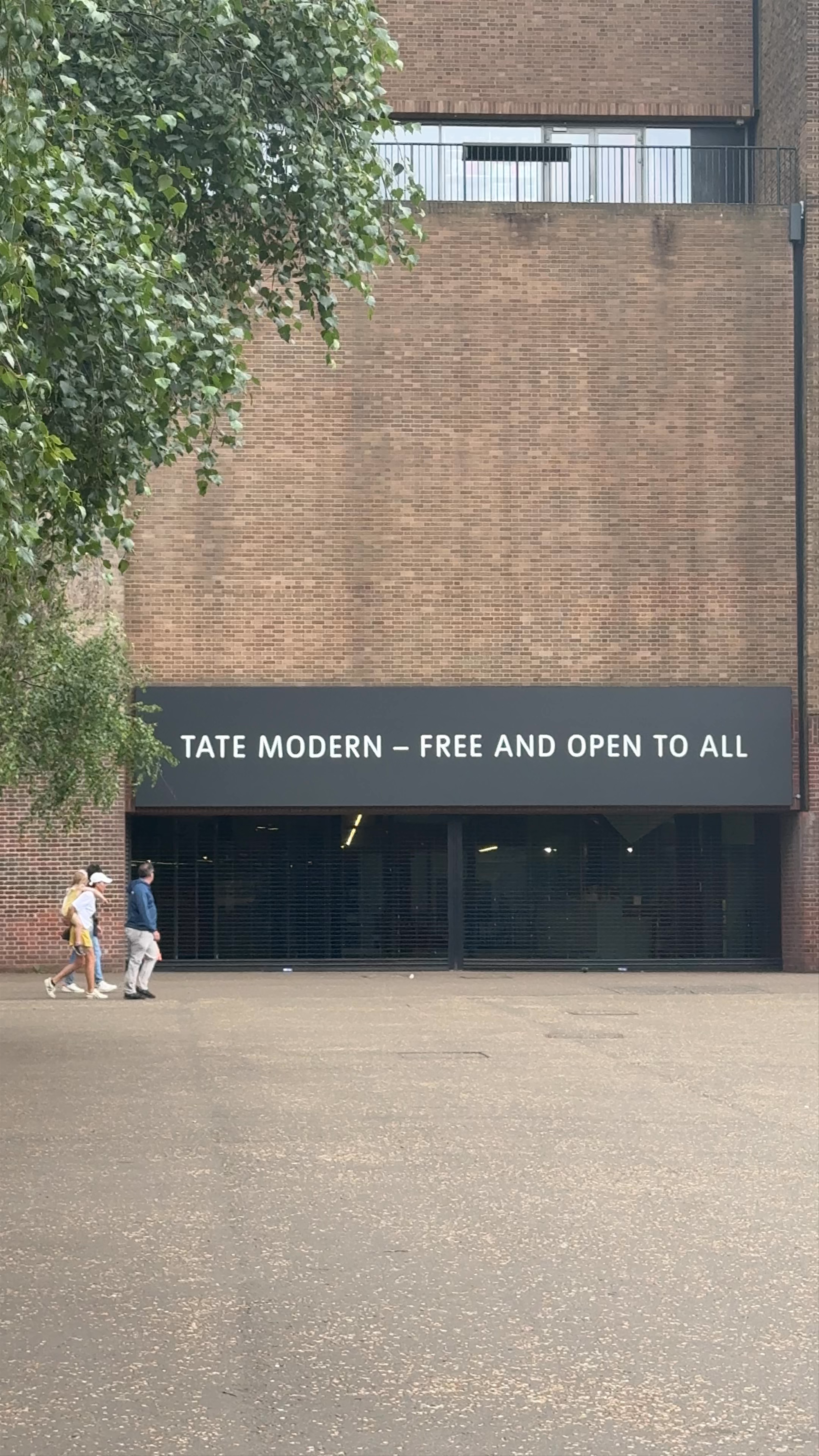 Tate Modern: Immersive Contemporary Art Experience in London