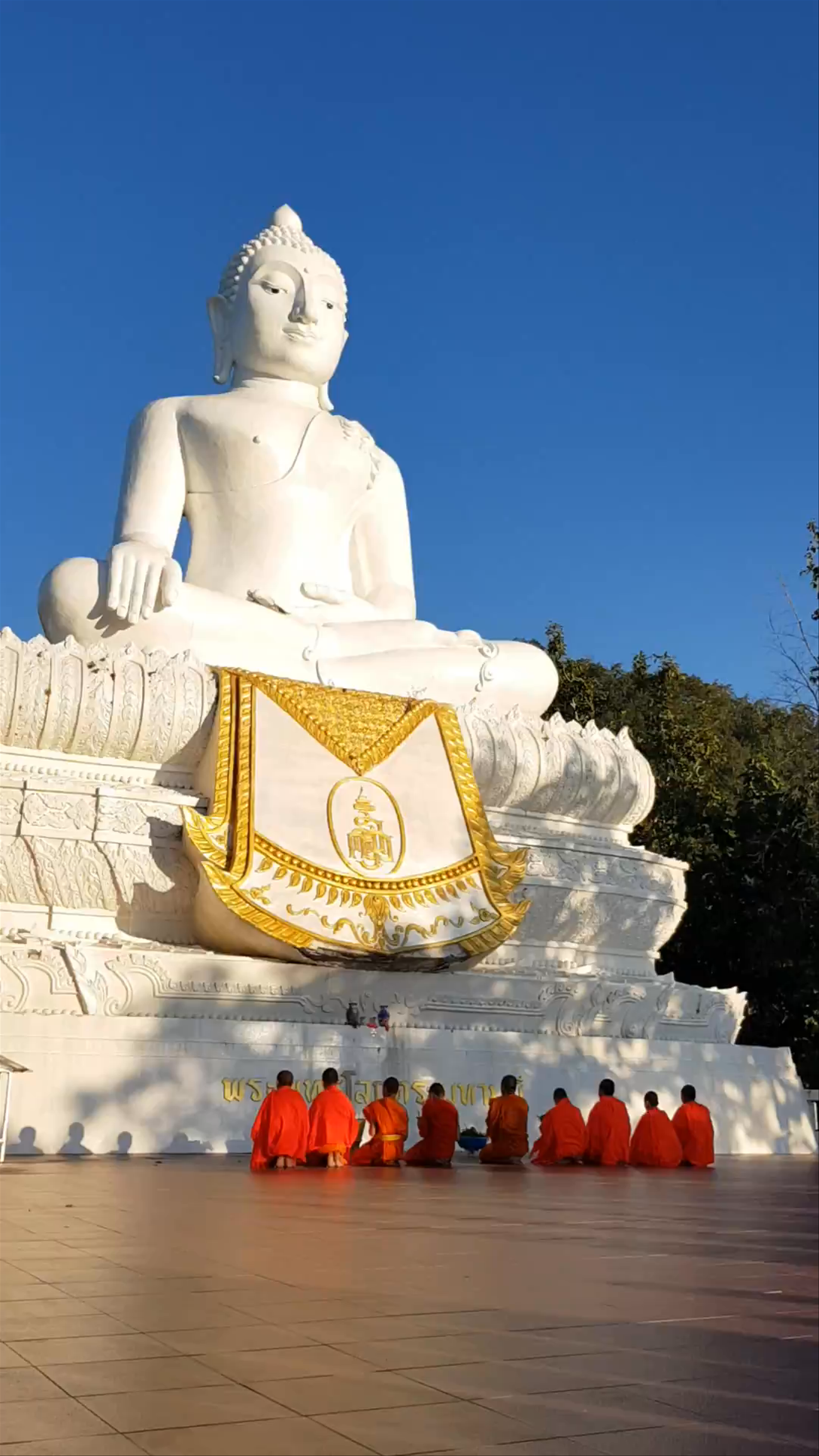 Big Buddha Pai: Spiritual Serenity in Mae Hong Son, Thailand