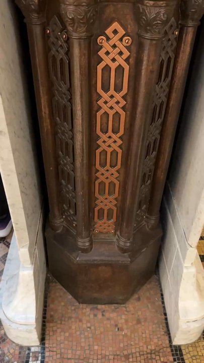 The Rookery Building - Original iron columns - Venues & Event Spaces Near Me - Chicago, Illinois