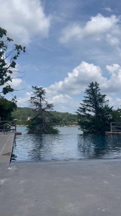 The Ozarker Lodge - Hotels Near Me - Branson, Missouri