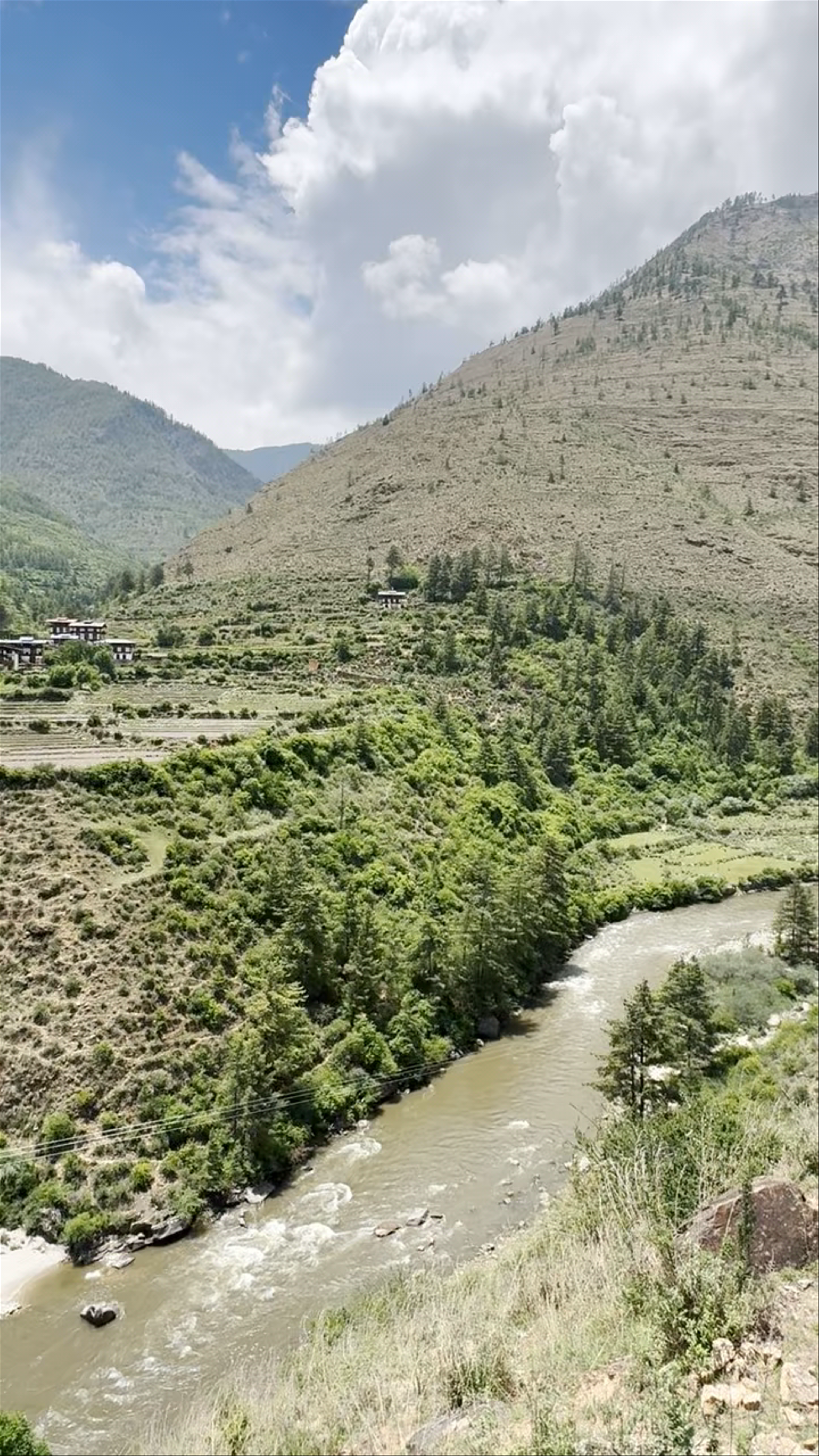 Wangsisichum Heritage Home: Serene Mountain Oasis in Bhutan