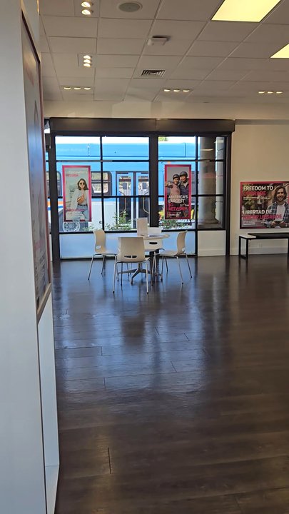 T-Mobile - Omar is the best - Mobile Phones Near Me - Orange, California