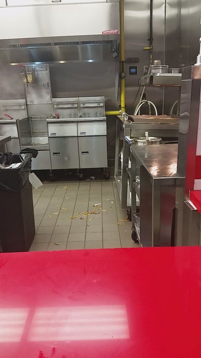 Five Guys - The kitchen - Fast Food Near Me - Ottawa, Ontario