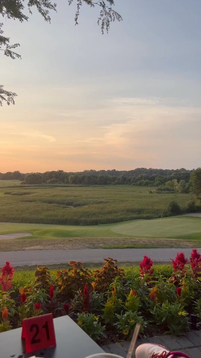 Oak 19 Fare & Refreshment - Sunset post round in July - Bars Near Me - Chaska, Minnesota