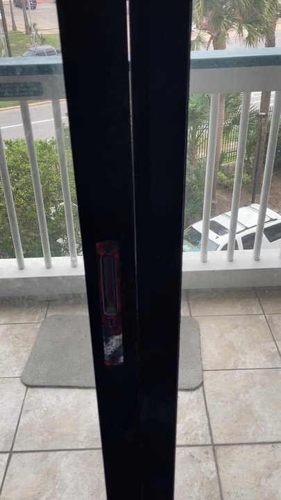 Casa del Mar Beachfront Suites - Sliding door not working - Hotels Near Me - Galveston, Texas