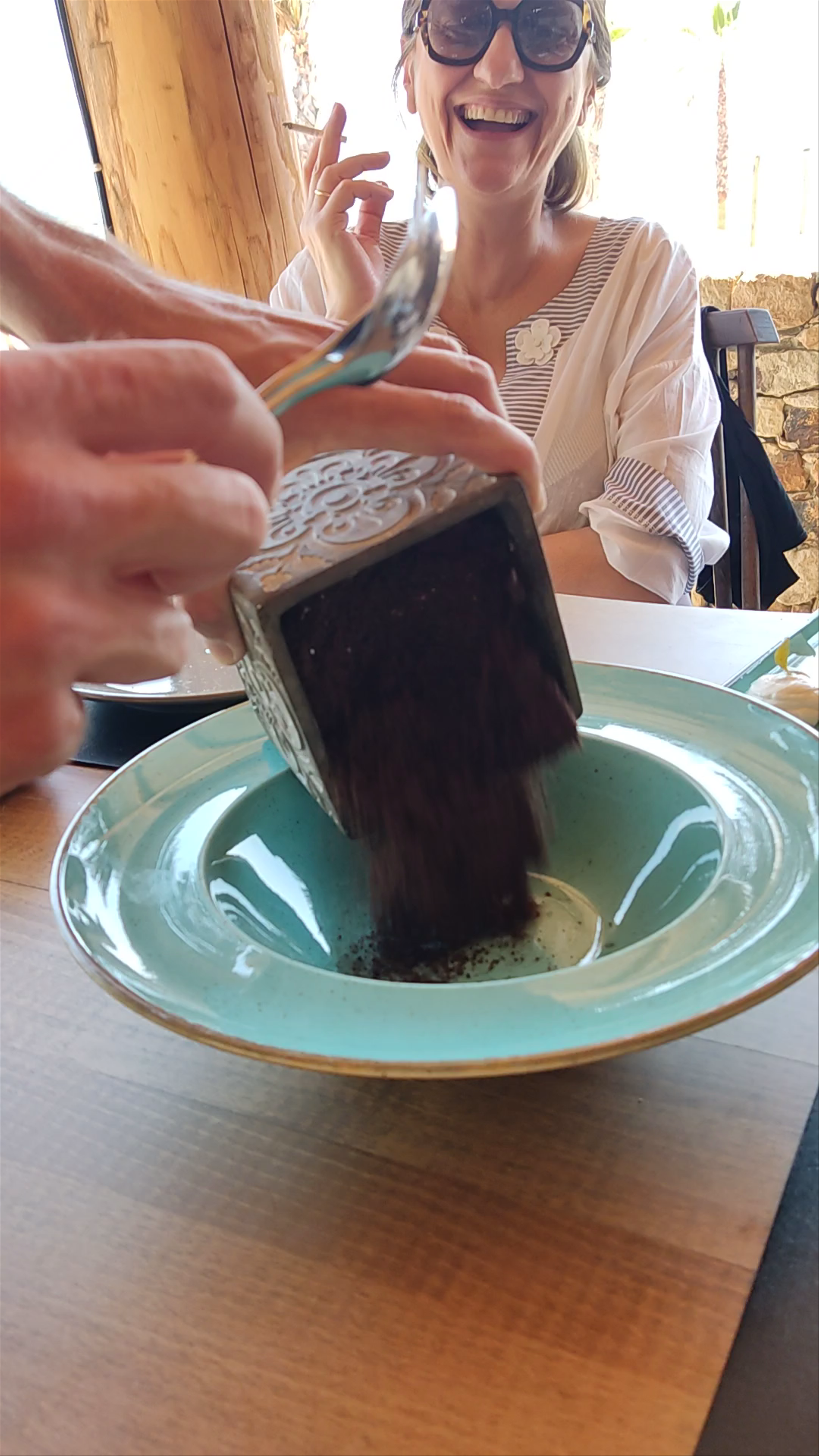 Almyra Βeach Bar & Restaurant