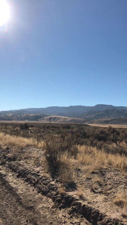 Crystal Mine - Just off Hwy 395 at Bordertown - Hiking Near Me