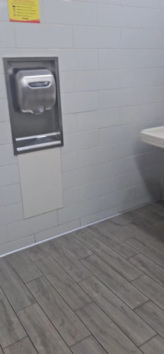 Love's Travel Stop - Restroom - Convenience Stores Near Me - Disputanta, Virginia