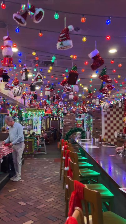 Stroud's - Walk through - American Near Me - Overland Park, Kansas