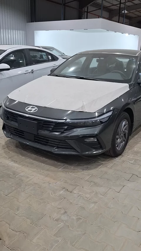 Hyundai Elantra SMART + 2025