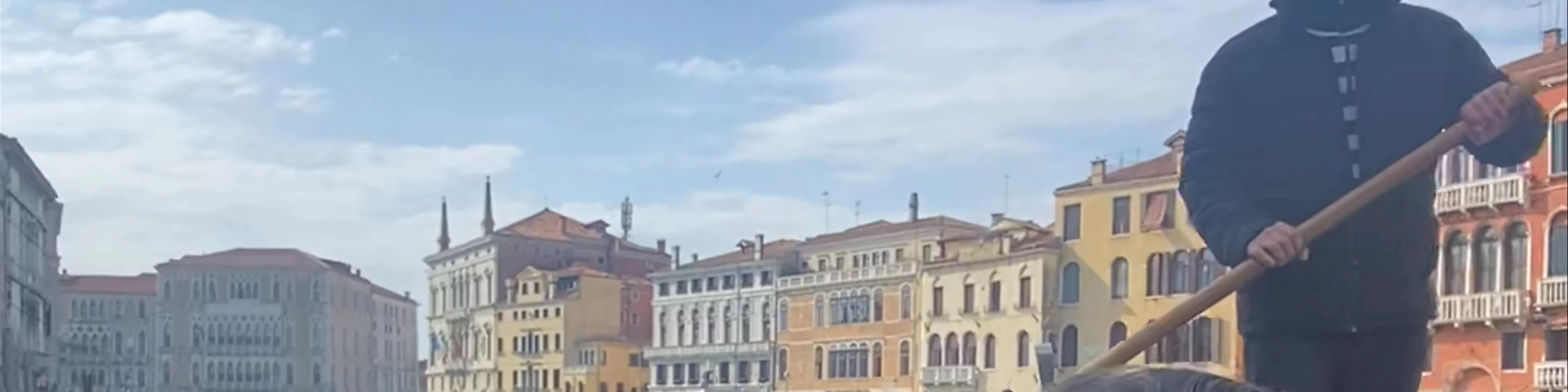 Gondola Traghetto di San Tomà (Sestiere di San Polo)
