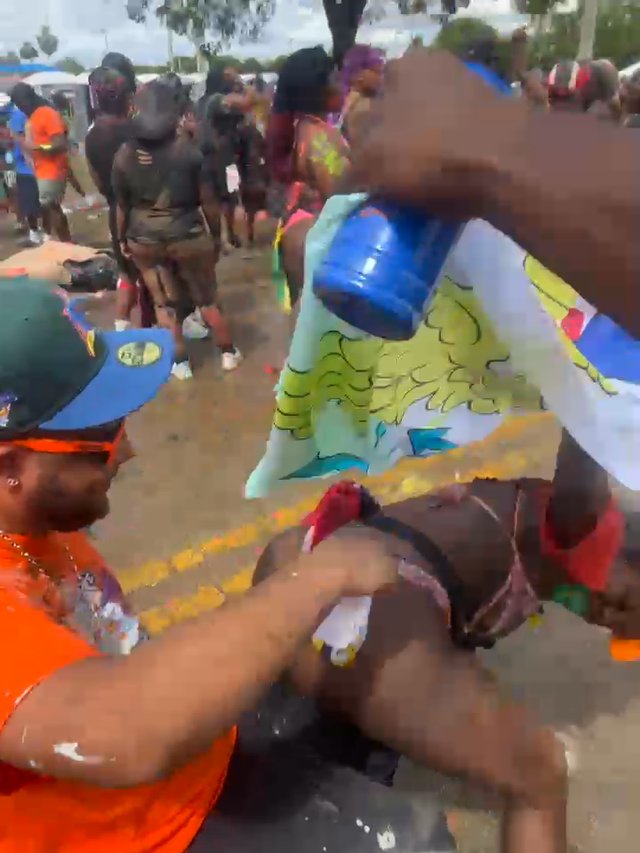 COME LOOK AT BRO AGAIN..........