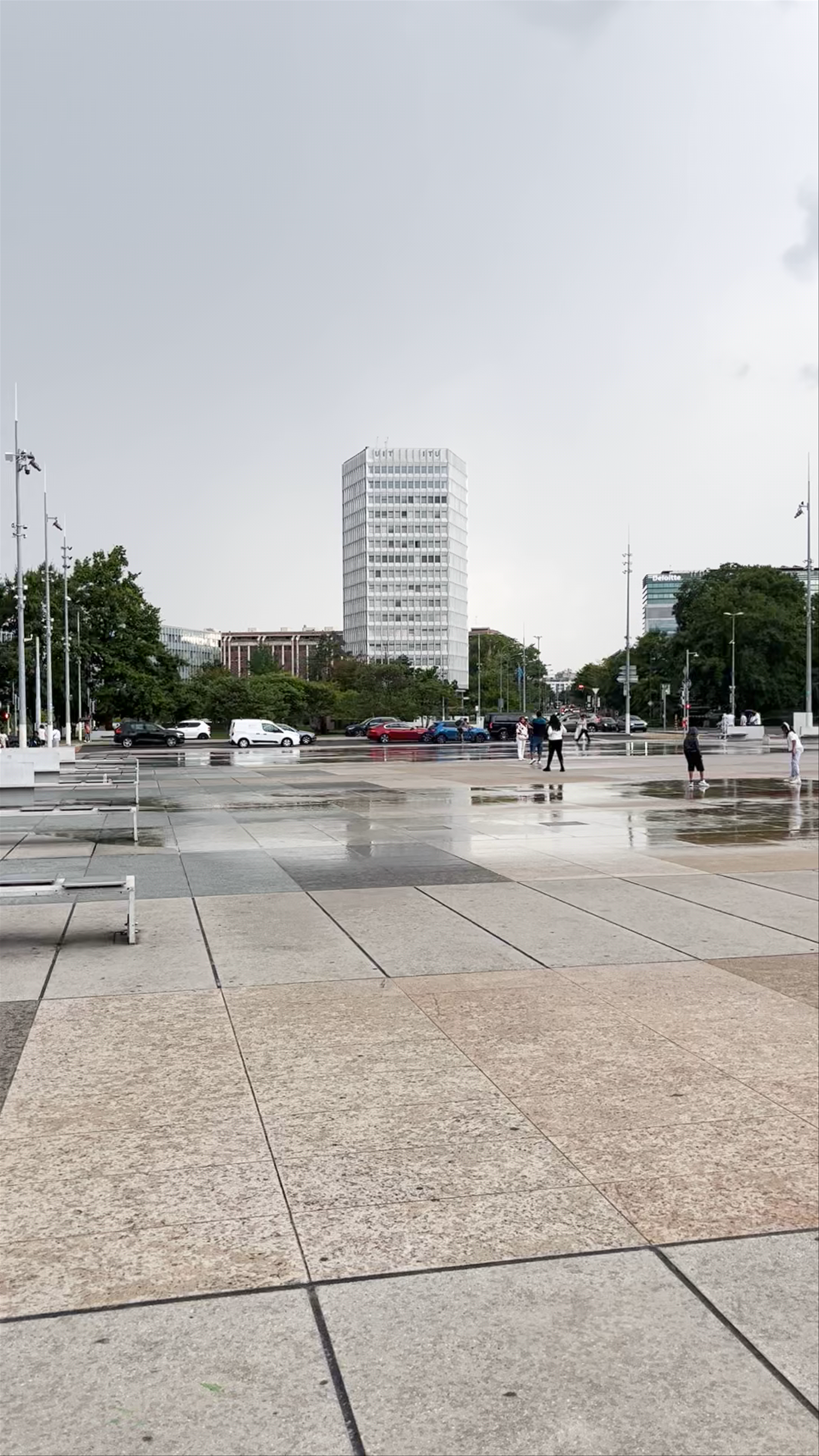 Broken Chair: Iconic Public Art in Geneva's Cityscape