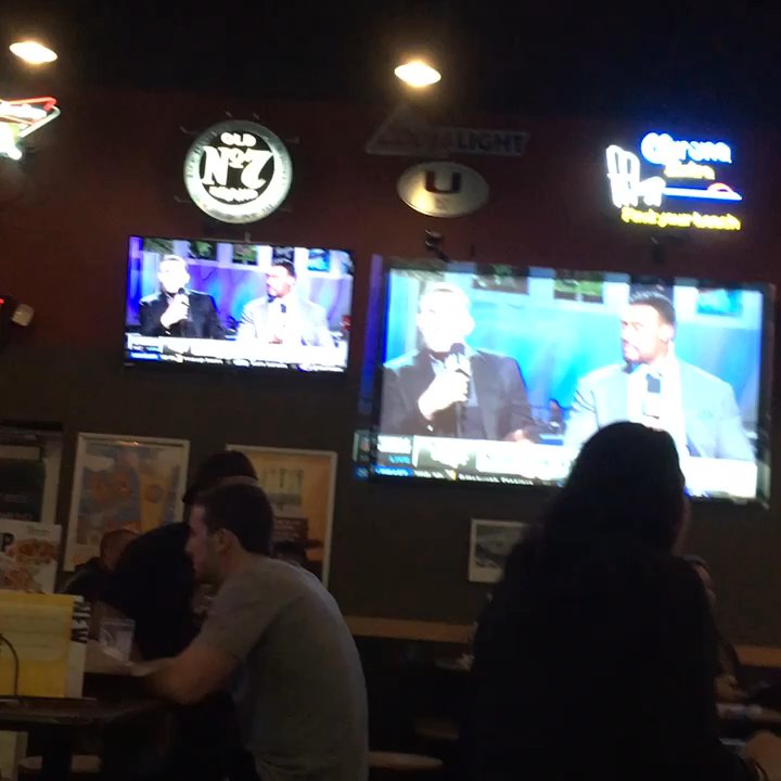 Buffalo Wild Wings - Lotsa TVs - Sports Bars Near Me - Cutler Bay, Florida