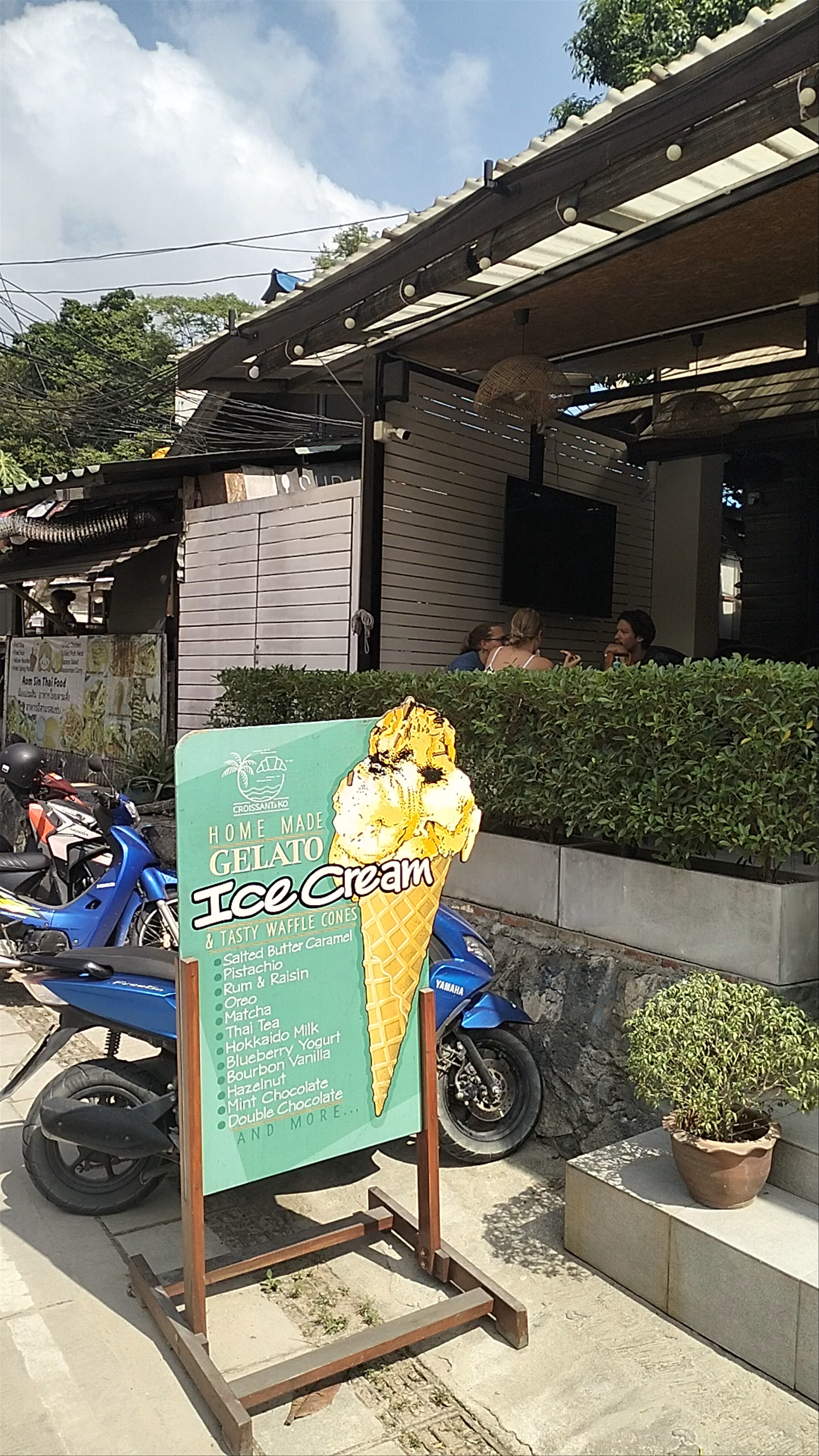 Croissant & Ko: Cozy French Bakery & Gelato Spot in Koh Tao, Thailand