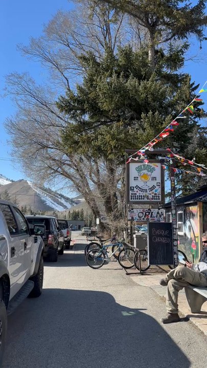 Grumpy's - Burgers Near Me - Ketchum, Idaho