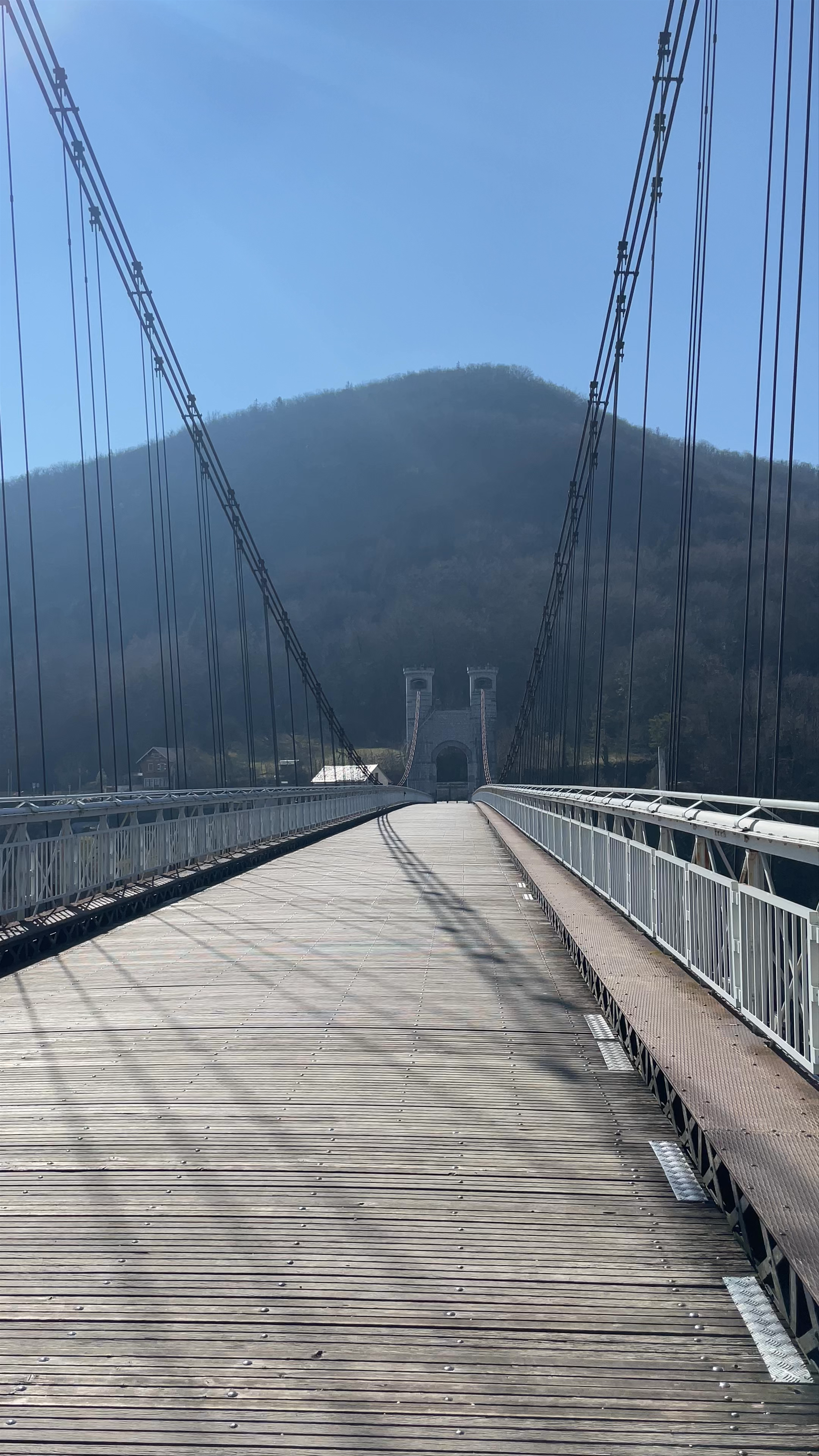 Pont de la Caille: A Scenic Suspension Bridge in Cruseilles, France