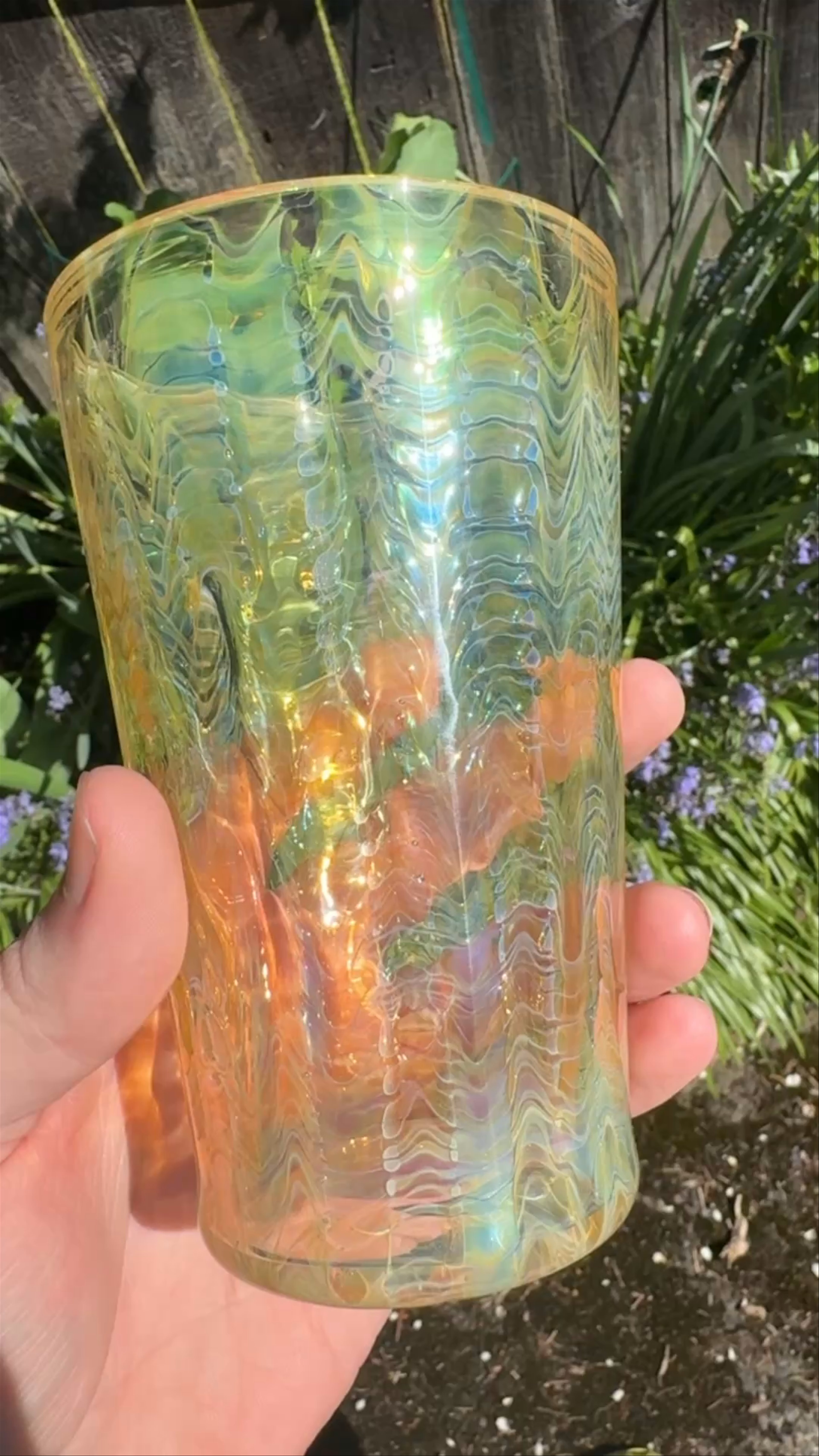 Preview pic of Fume pint glass