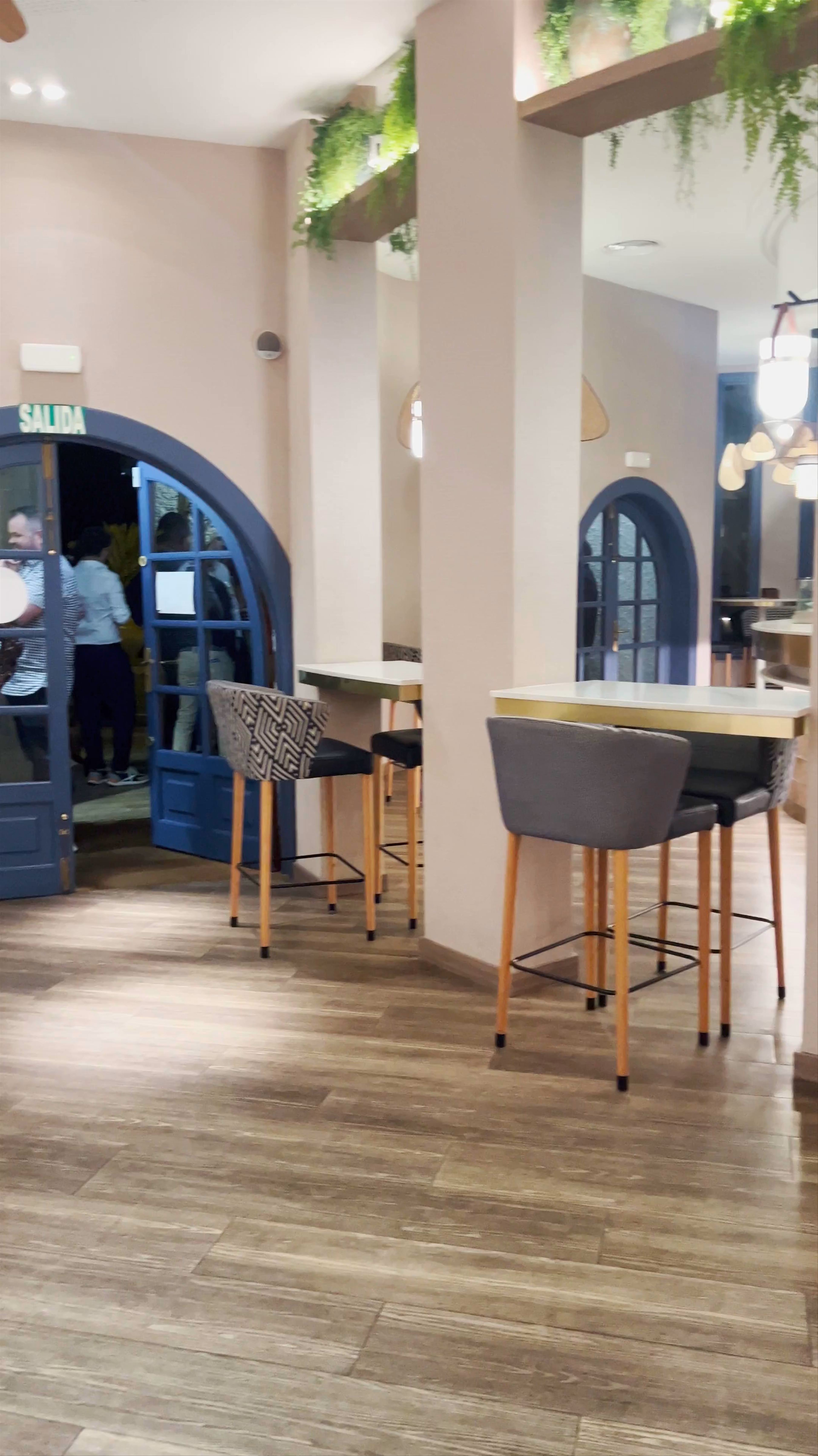 Varadero Restaurante: Stylish Culinary Escape in Santa Pola, Spain