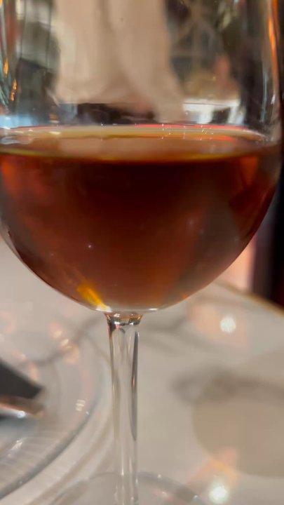 lucero - Excellent wine selection - Restaurants Near Me - Sanlúcar de Barrameda, California
