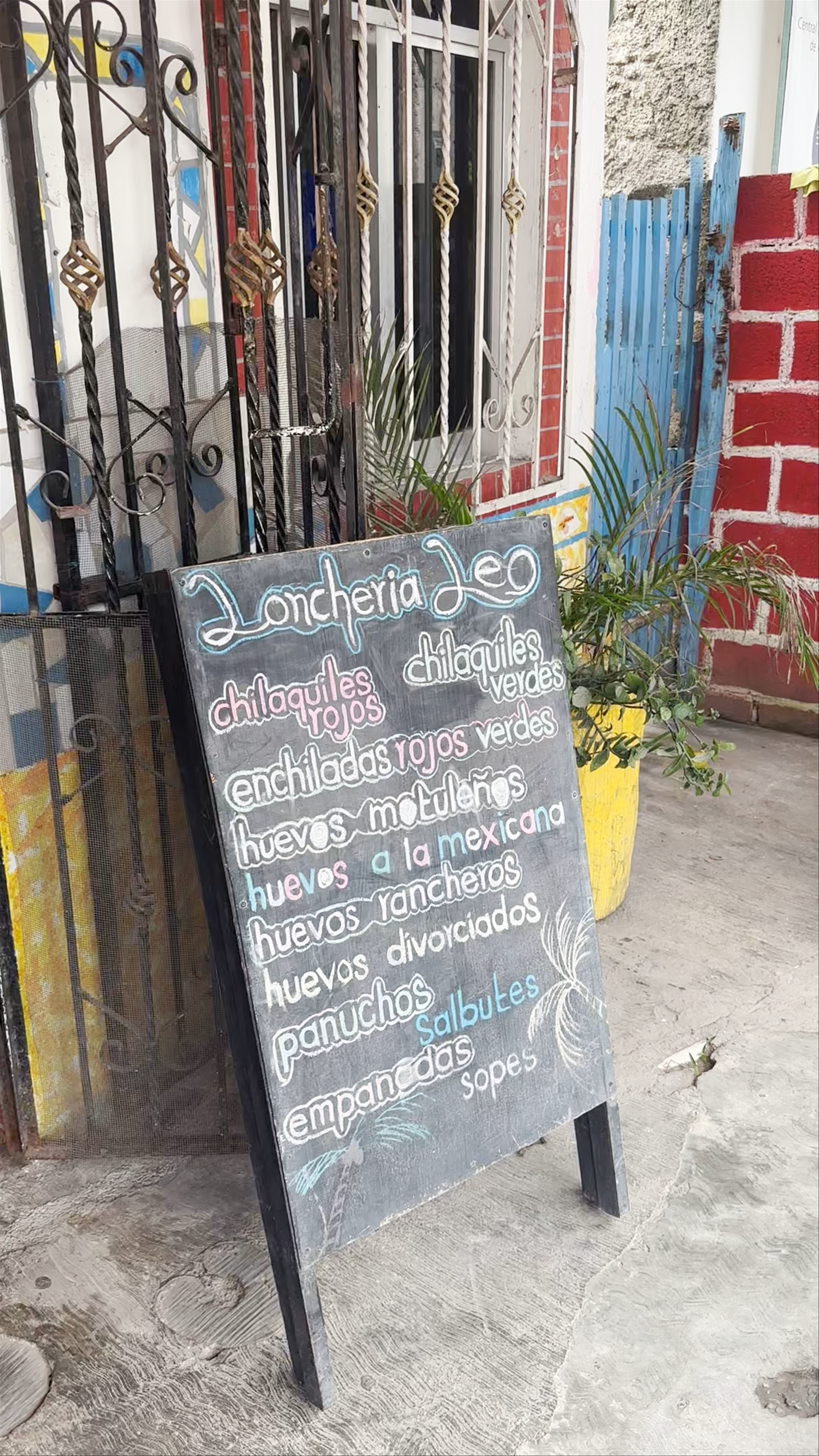 Lonchería Leo: Authentic Mexican Breakfast Delights in Tulum