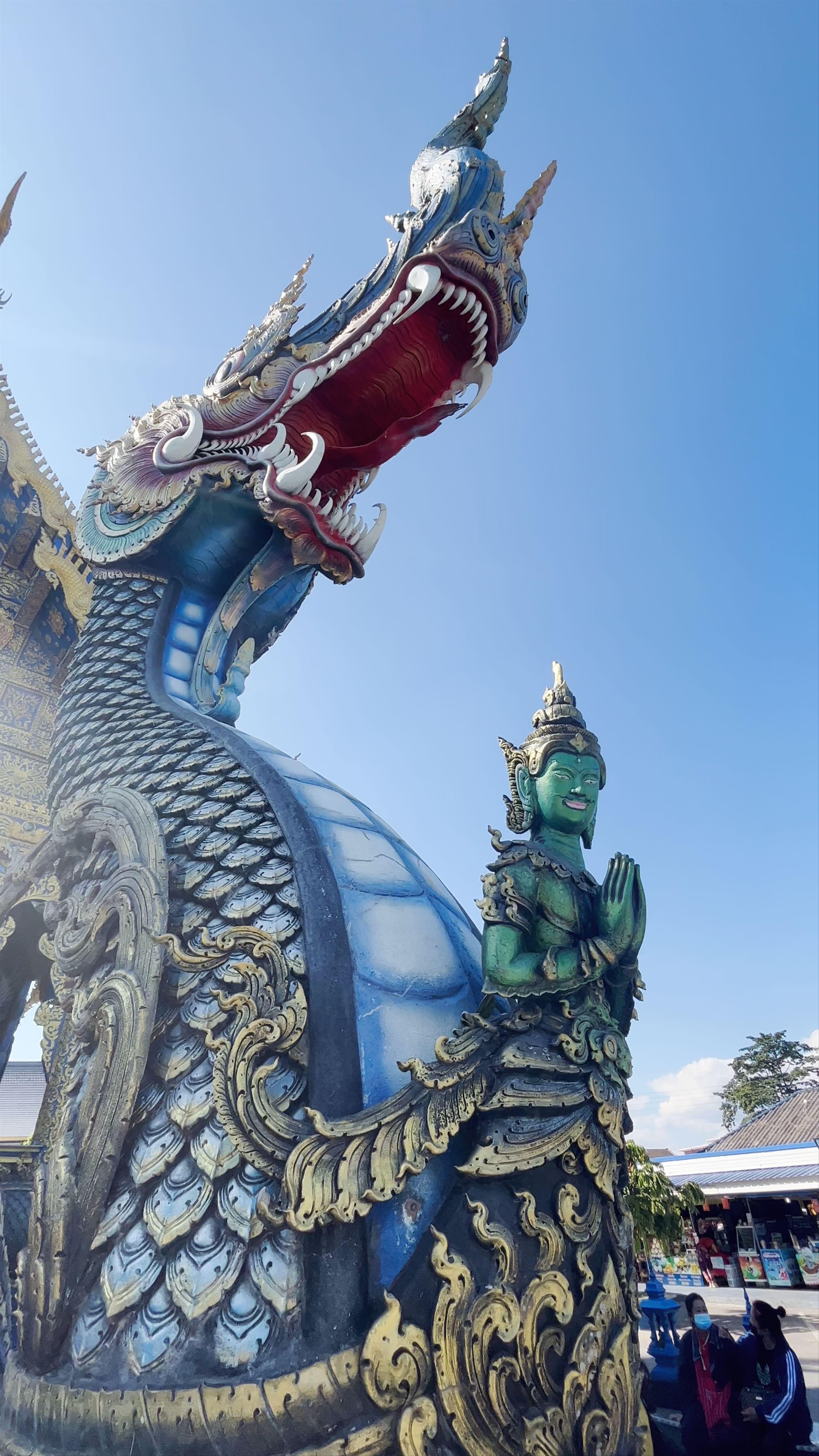 Wat Rong Suea Ten (Blue Temple)