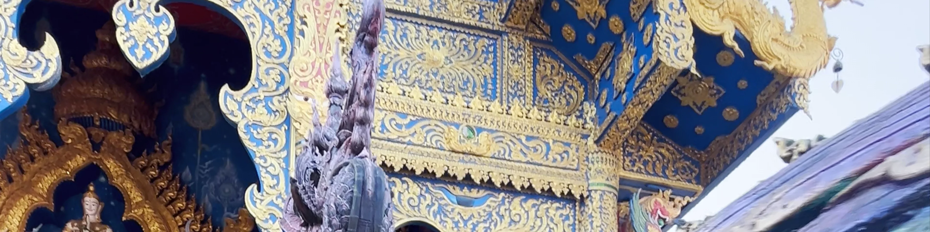 Wat Rong Suea Ten (Blue Temple)