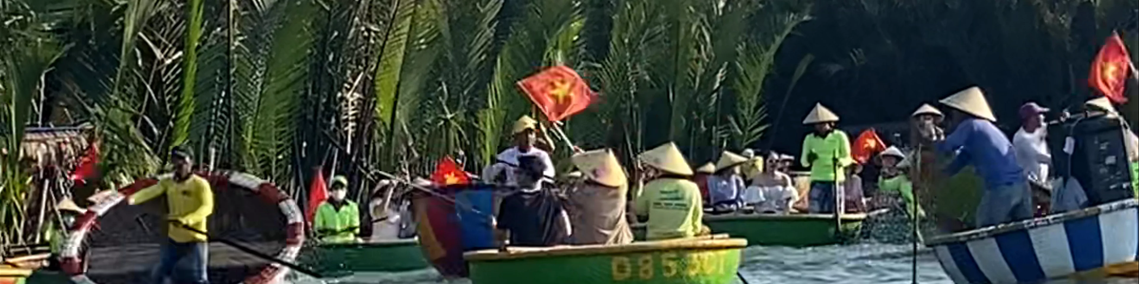 Basket boat Tour ( hangcoconut)