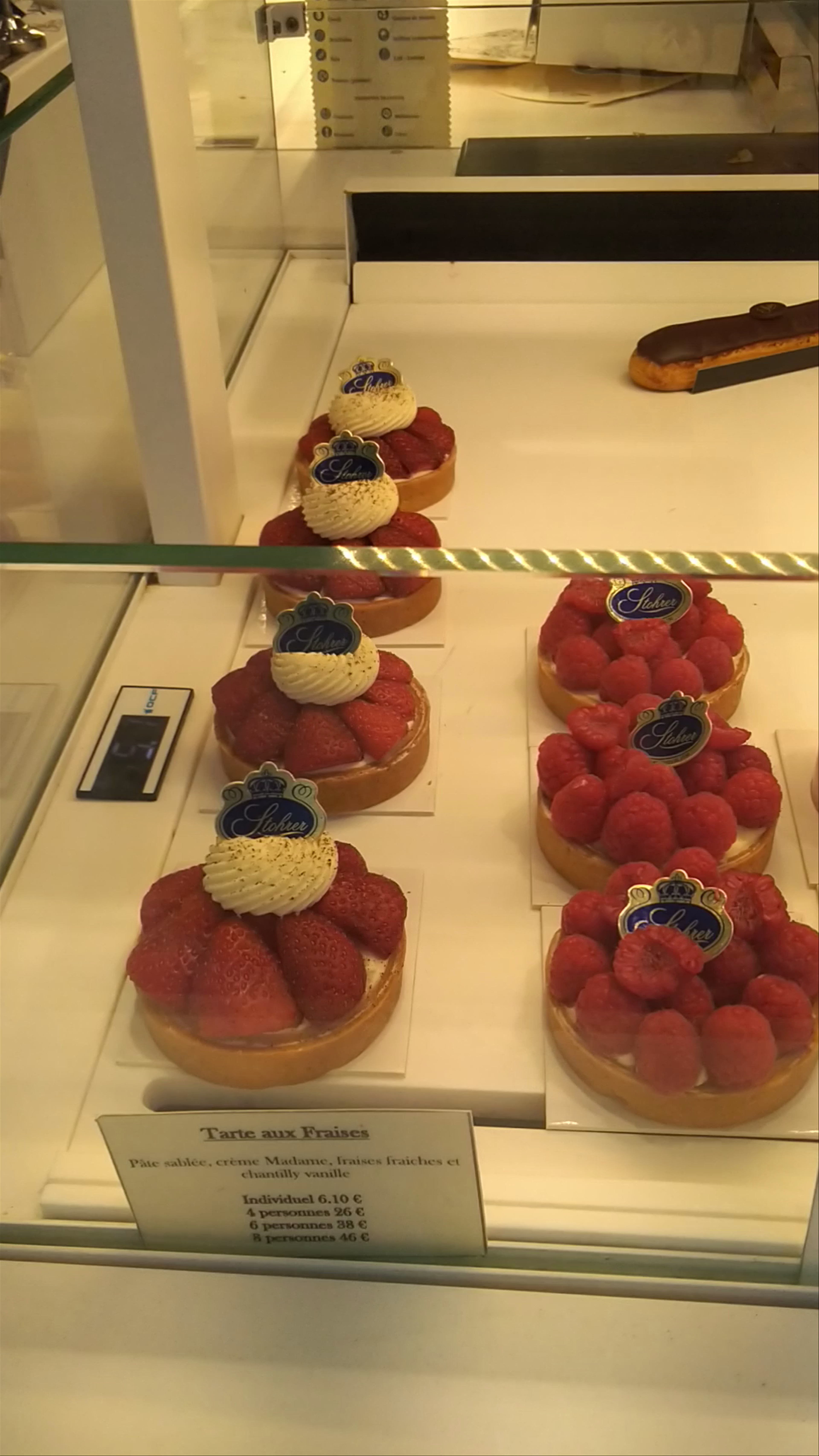 À la mère de famille: Classic Parisian Pastry Delights
