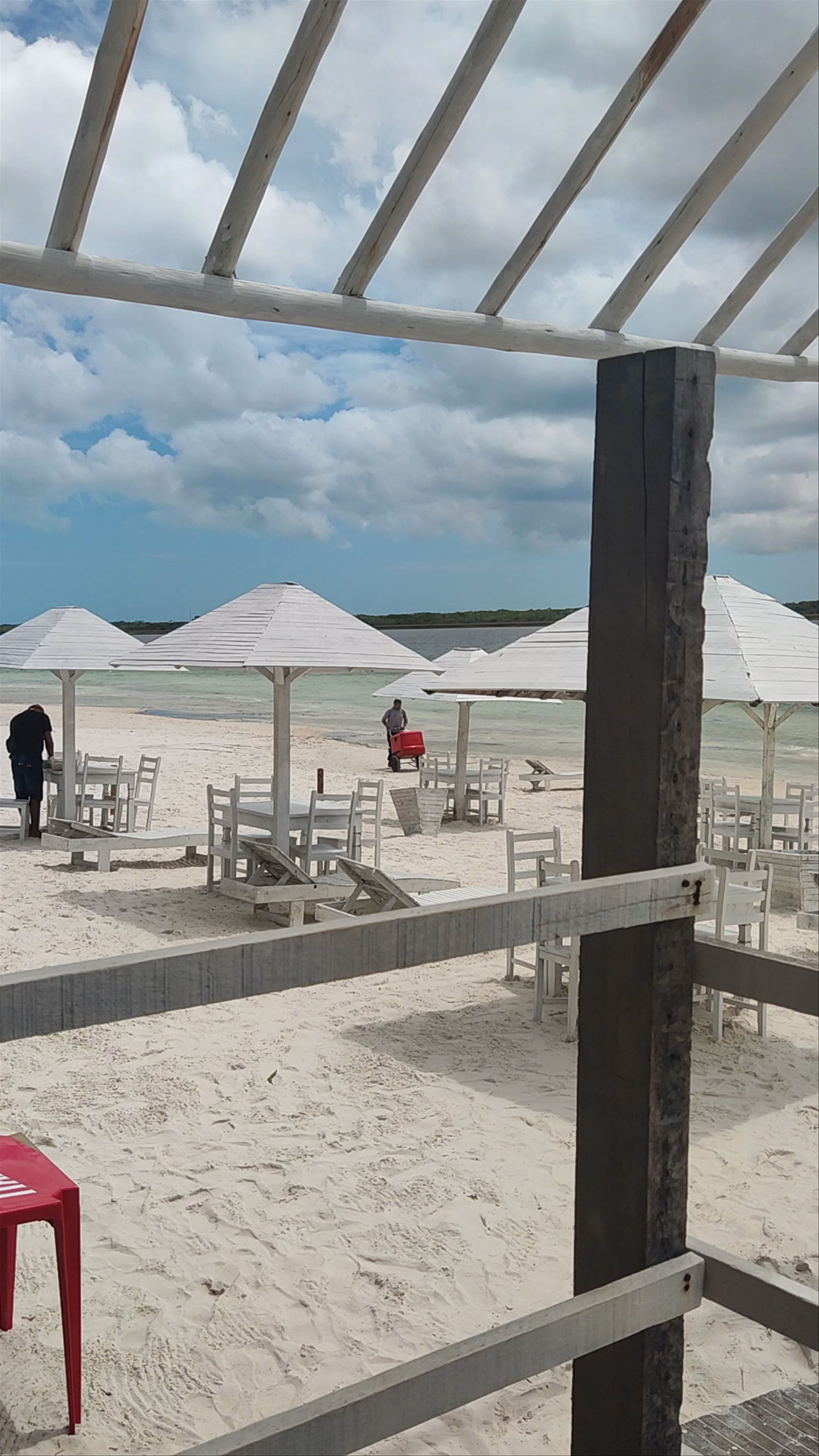 Restaurante Nova Esperança at Lagoa do Paraíso: Tranquil Beach Dining in Jericoacoara