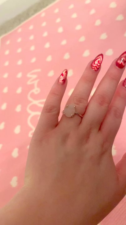 Hollywood Nails and Day Spa - Nail Salons Near Me - Anchorage, Alaska
