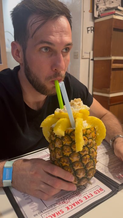 Red Eye Snack Shack - Pineapple crush smoothie - Breakfast & Brunch Near Me - Lihue, Hawaii