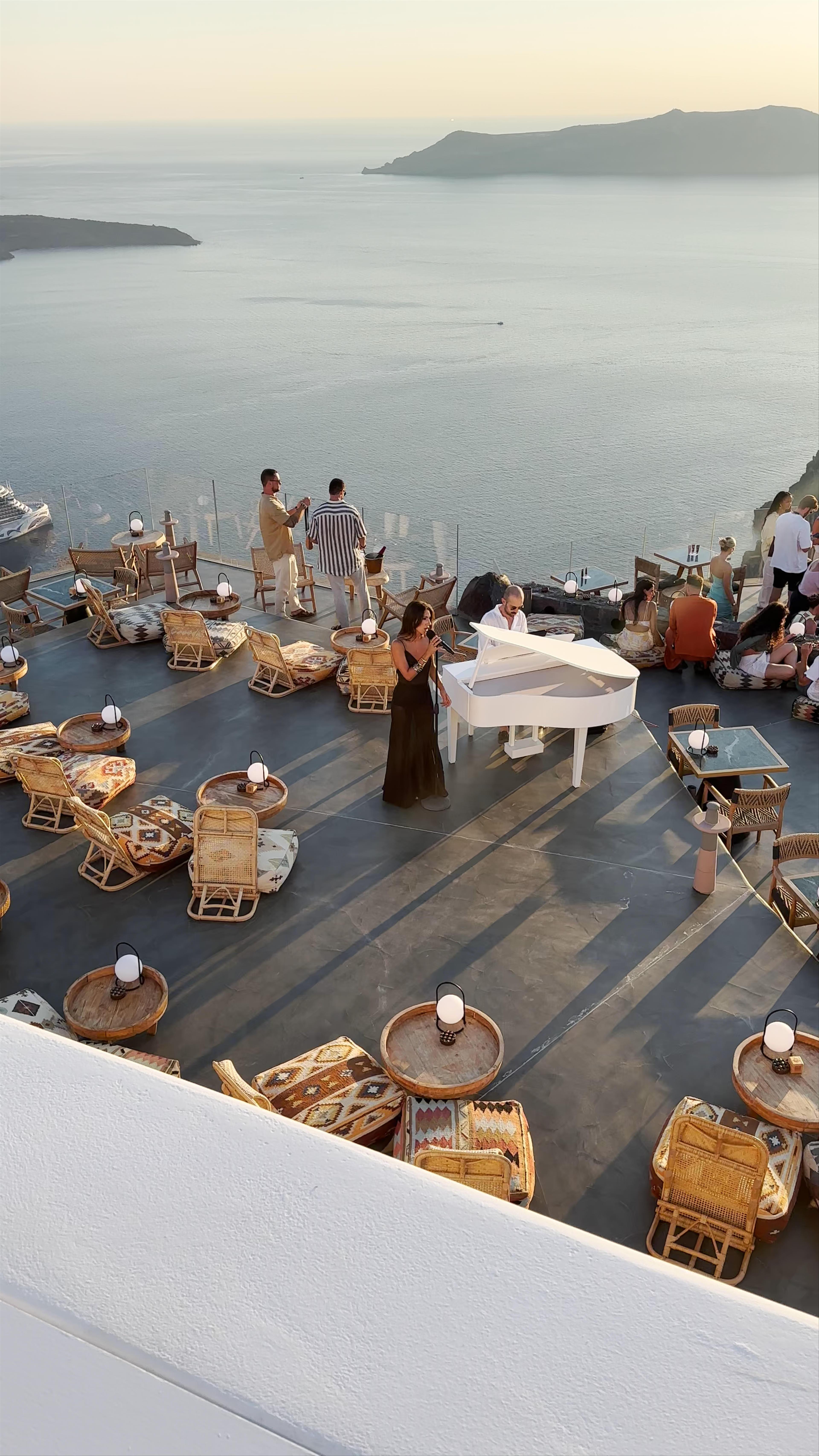 180º Sunset Bar