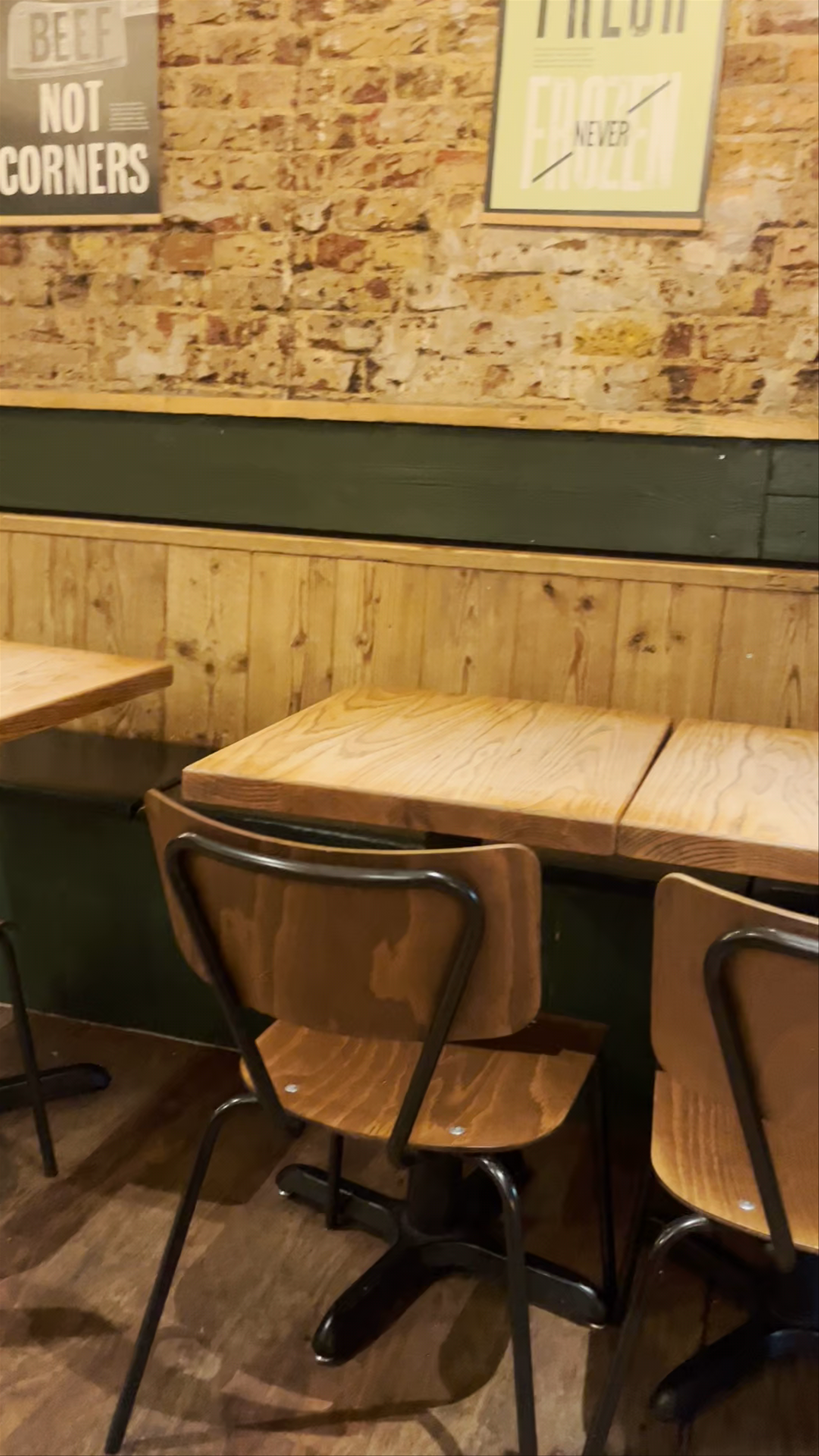 Honest Burgers South Kensington: Cozy Urban Burger Spot in London