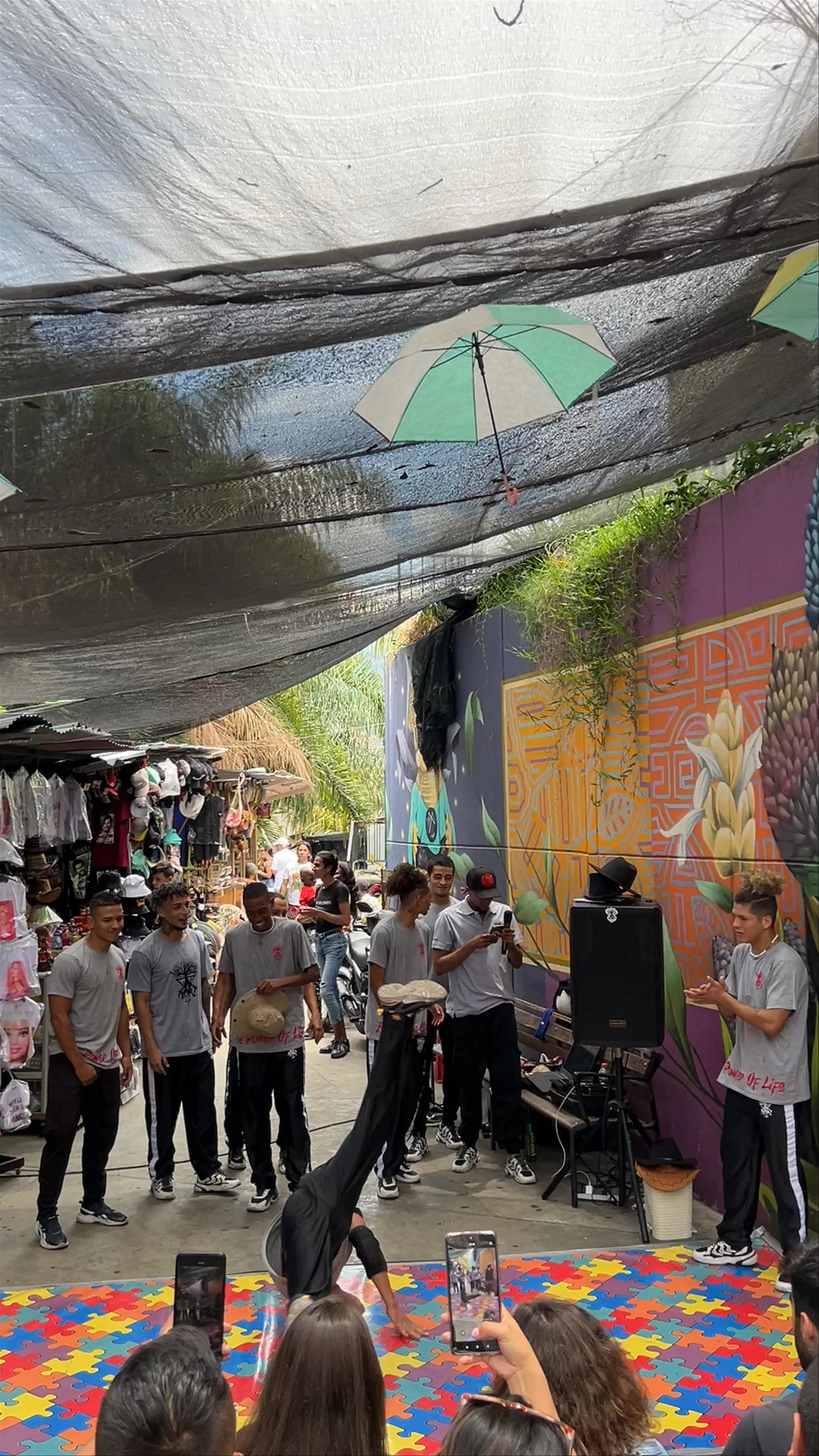 Street Dance Vibes and Cultural Pulse in Comuna 13, Medellín