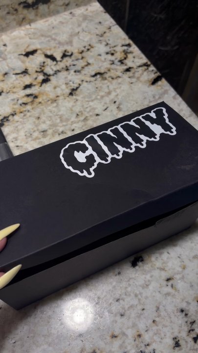 Cinny - Was IN LOVE the moment I opened the box! - Desserts Near Me
