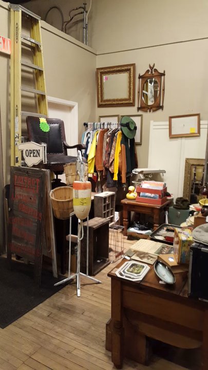 Foxtrot Vintage - Used, Vintage & Consignment Near Me - Gresham, Oregon
