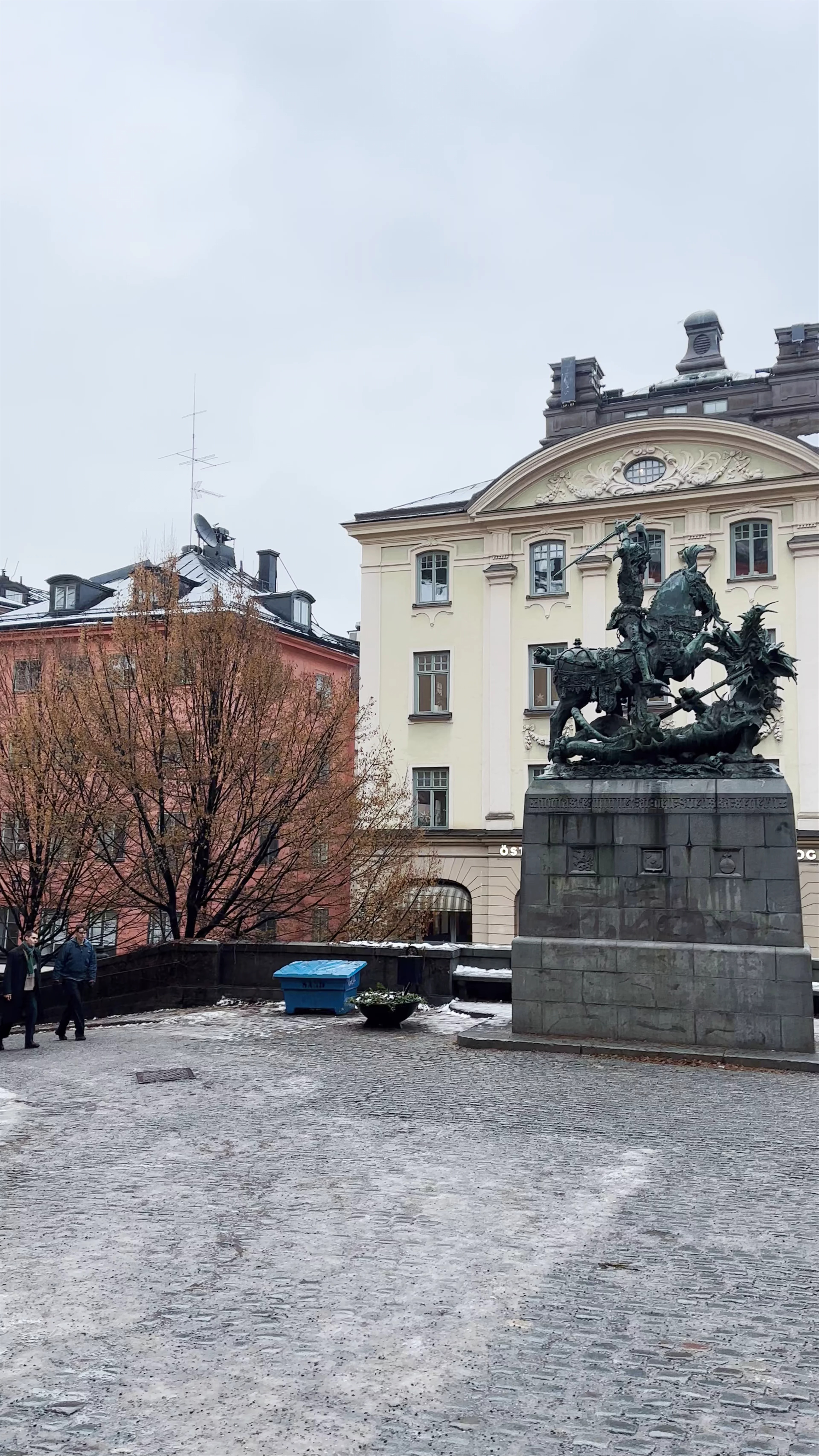 Sankt Göran och draken, Köpmantorget