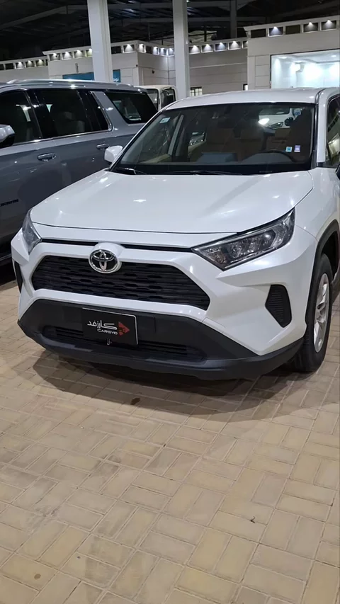 تويوتا راف فور LE 2022