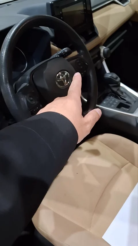 تويوتا راف فور LE 2022