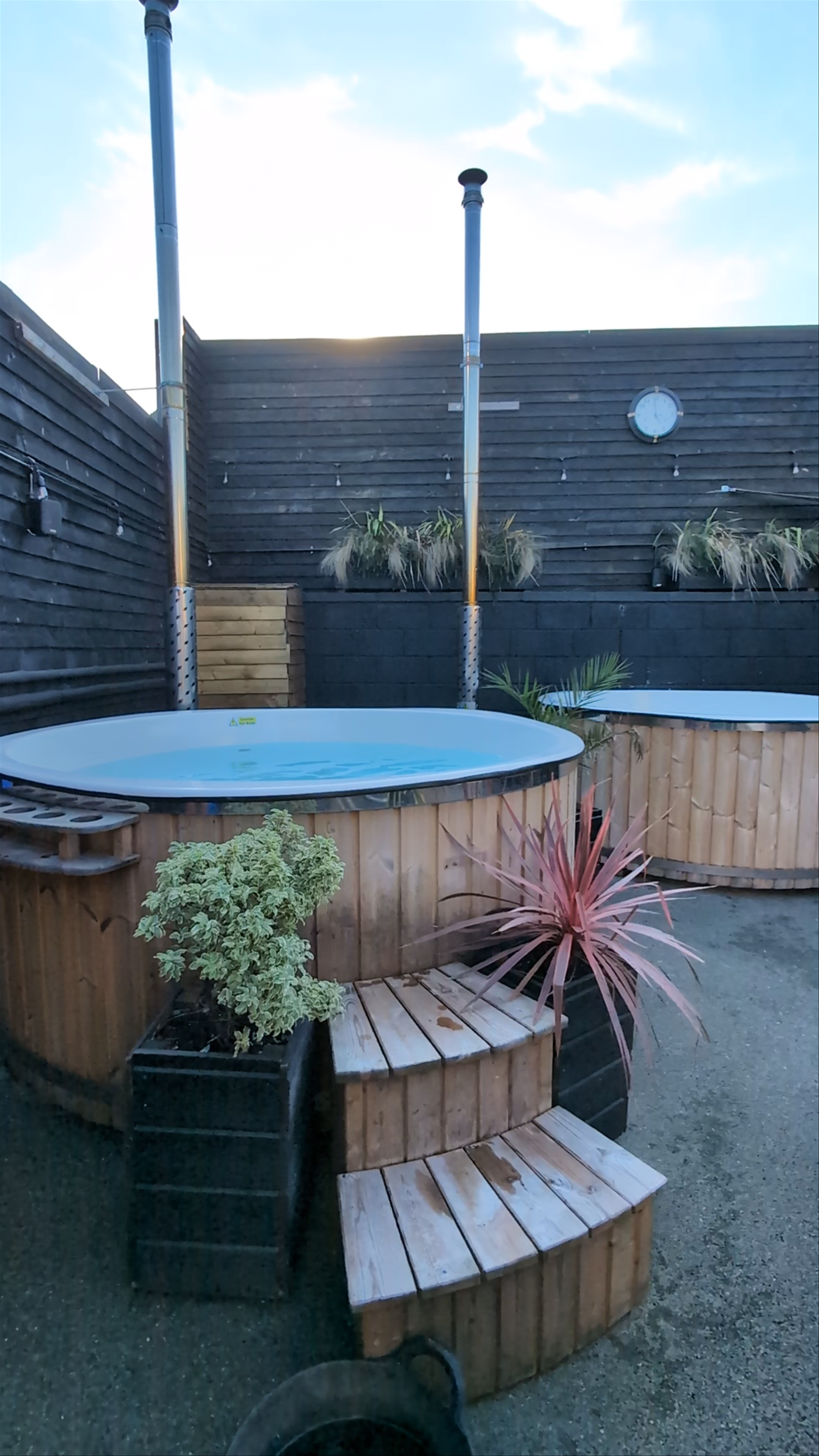 Saunassa Nordic Spa: Cozy Hot Tubs in Newquay