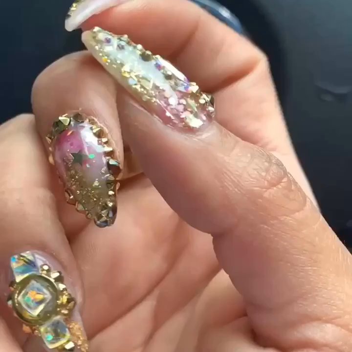 818nails - When the Queen from Peru Enters the Building - Nail Salons Near Me - Los Angeles, California