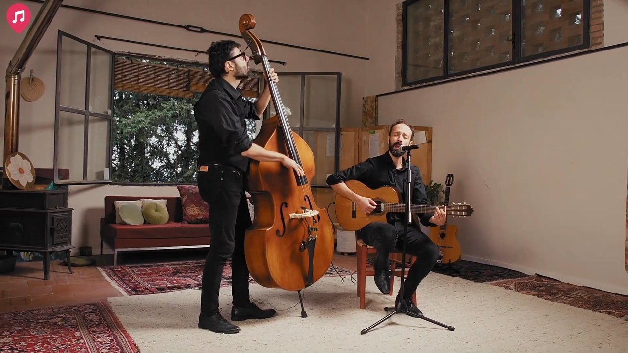 Fret Flow - Singer Guitar & Bass Duo Live Showreel 2026 - video 3