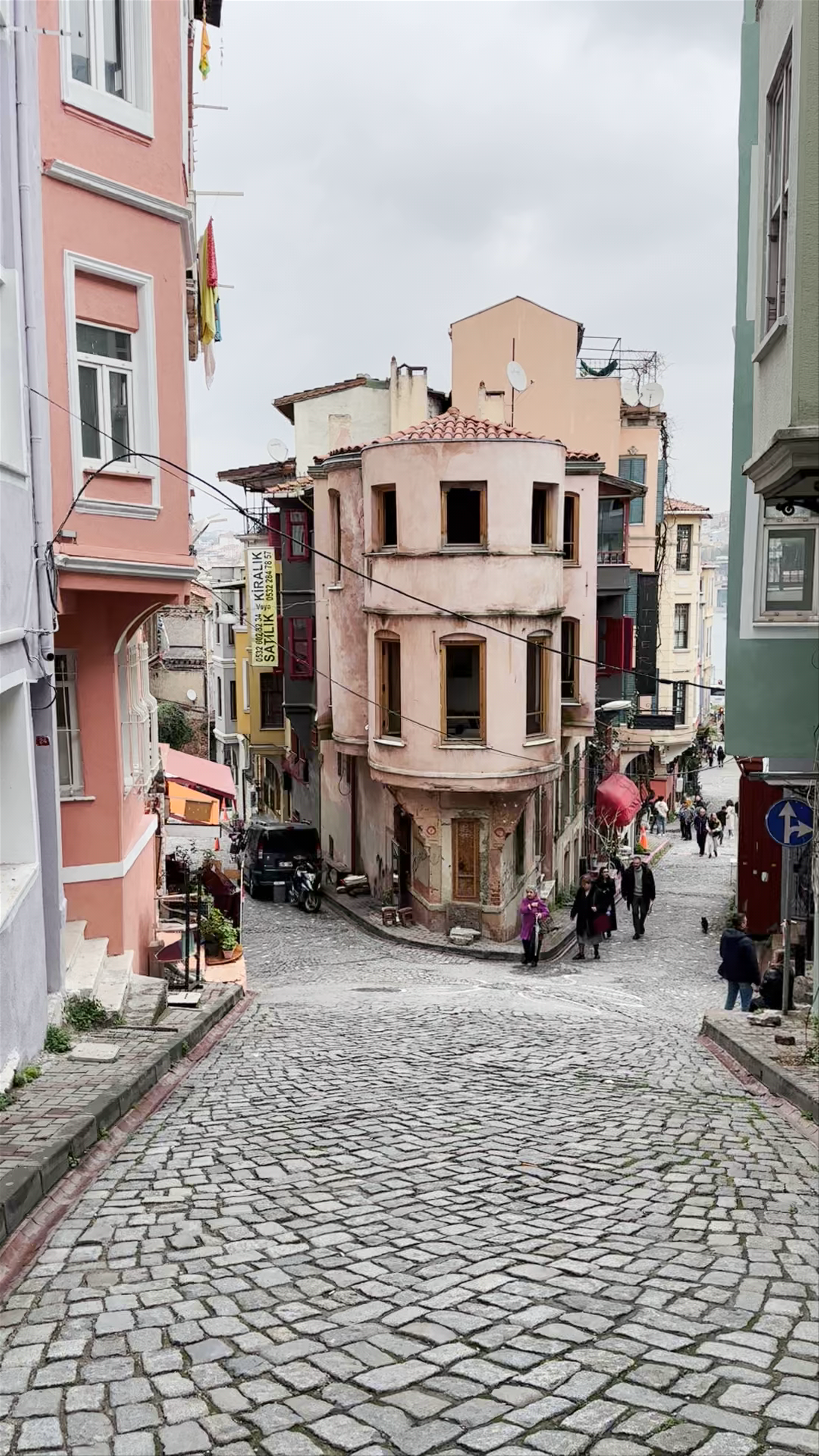 Coloured Houses of Balat: A Vibrant Stroll Through Istanbul's Historic Neighbourhood