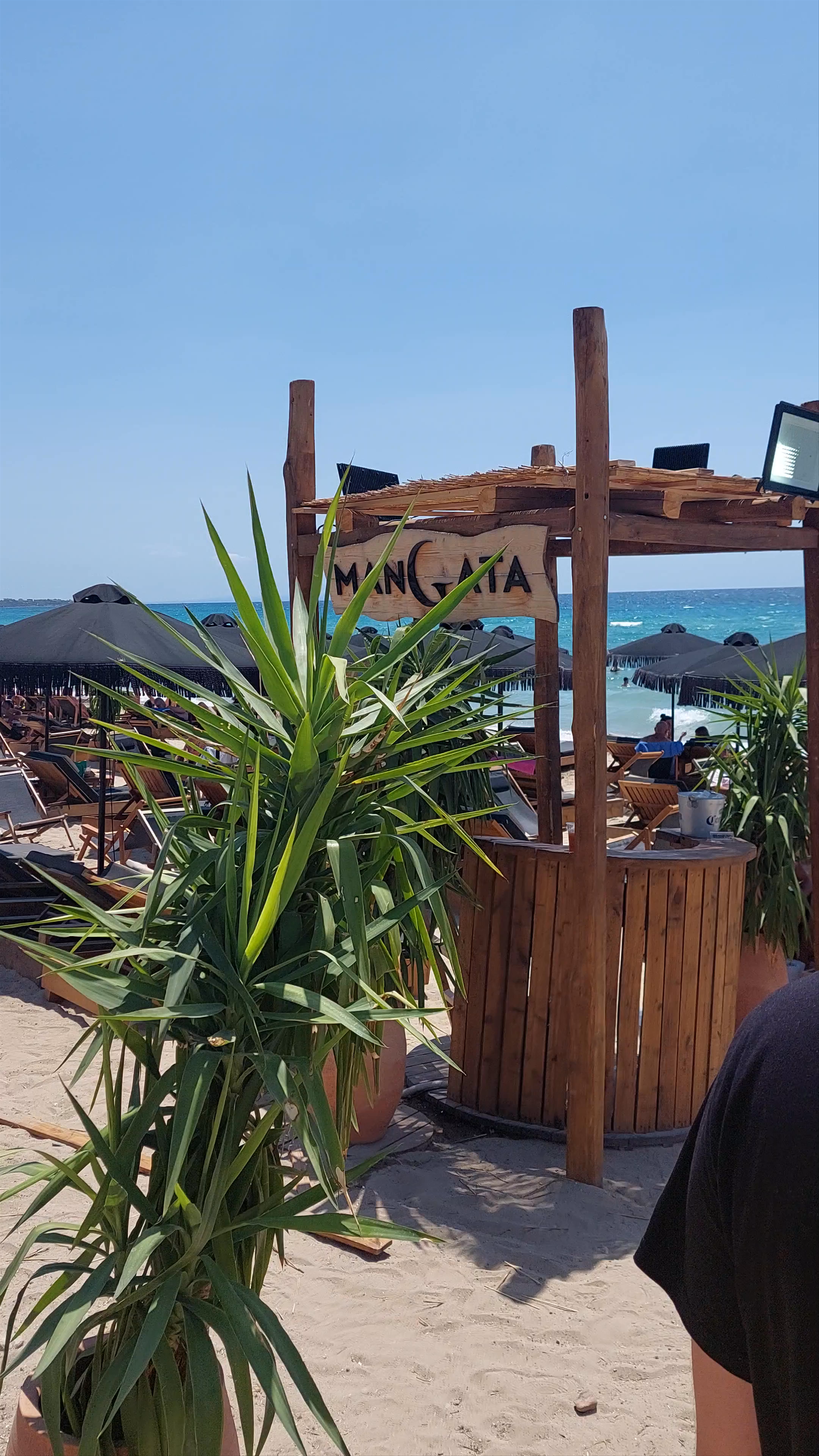 Mangata Beach Club: Sun-Kissed Serenity in Nea Kallikratia, Greece