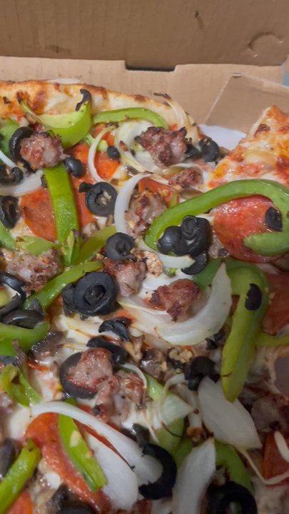 Fat Tomato Pizza - Supreme - Pizza Near Me - Long Beach, California