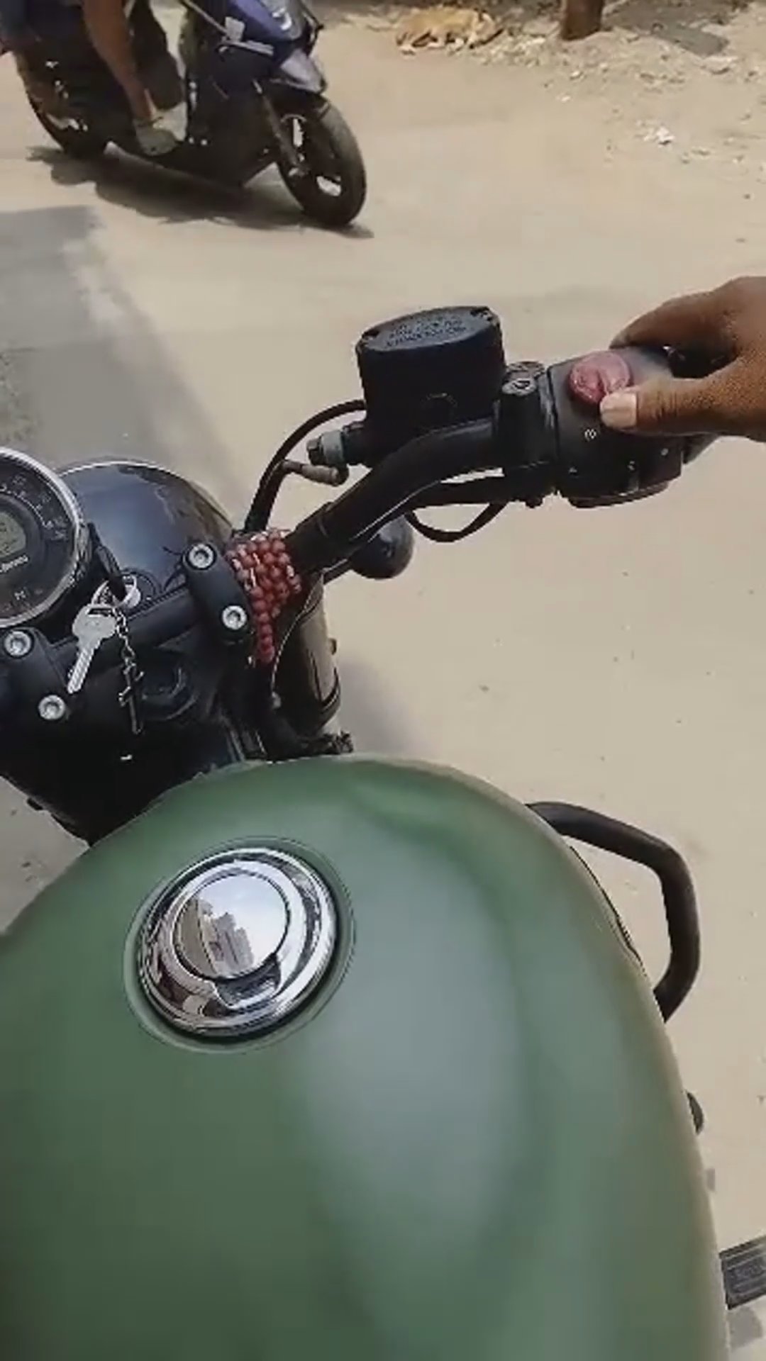 Walk-around video thumbnail