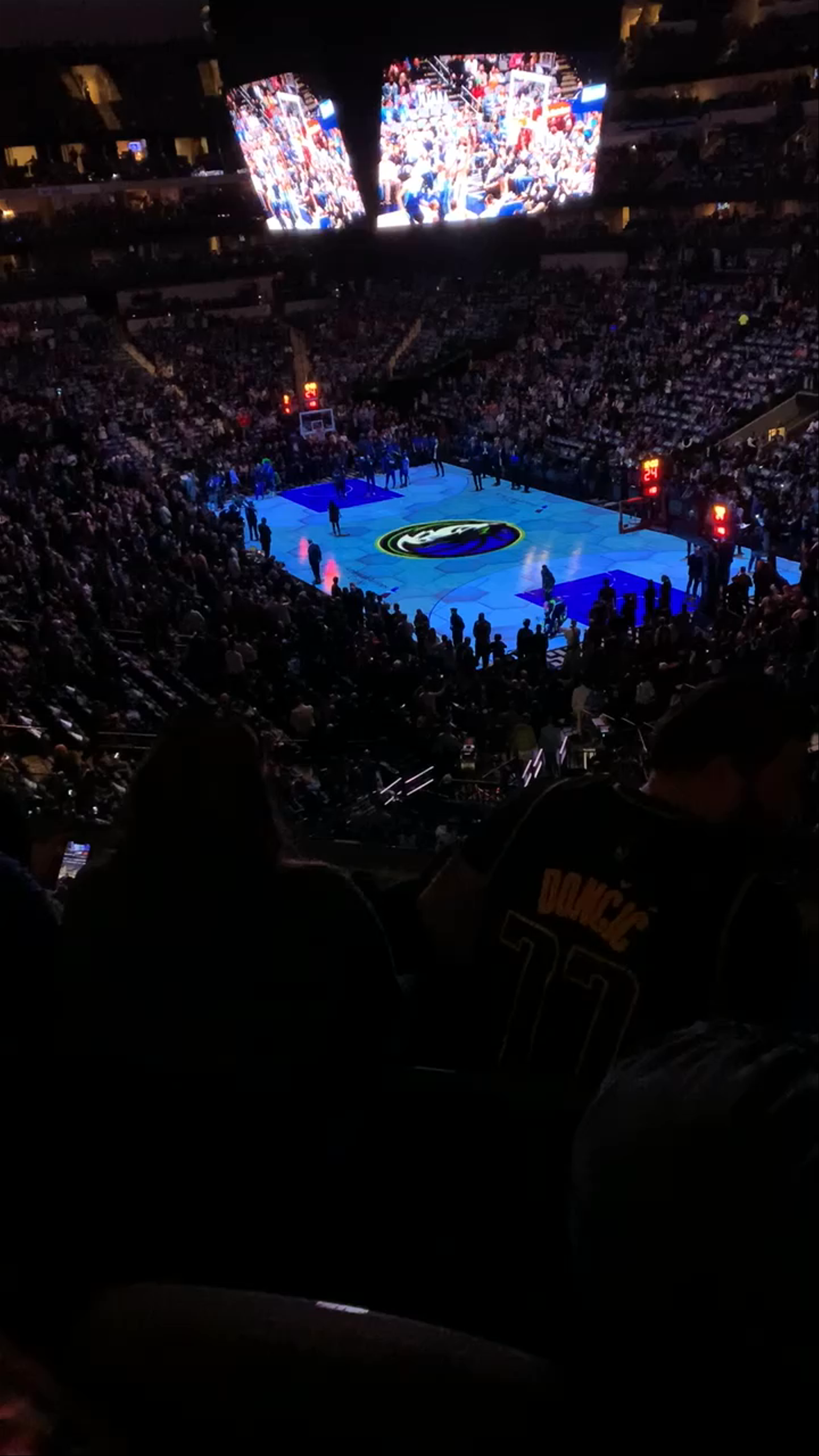 High-Energy Dallas Mavericks Basketball Game at American Airlines Center