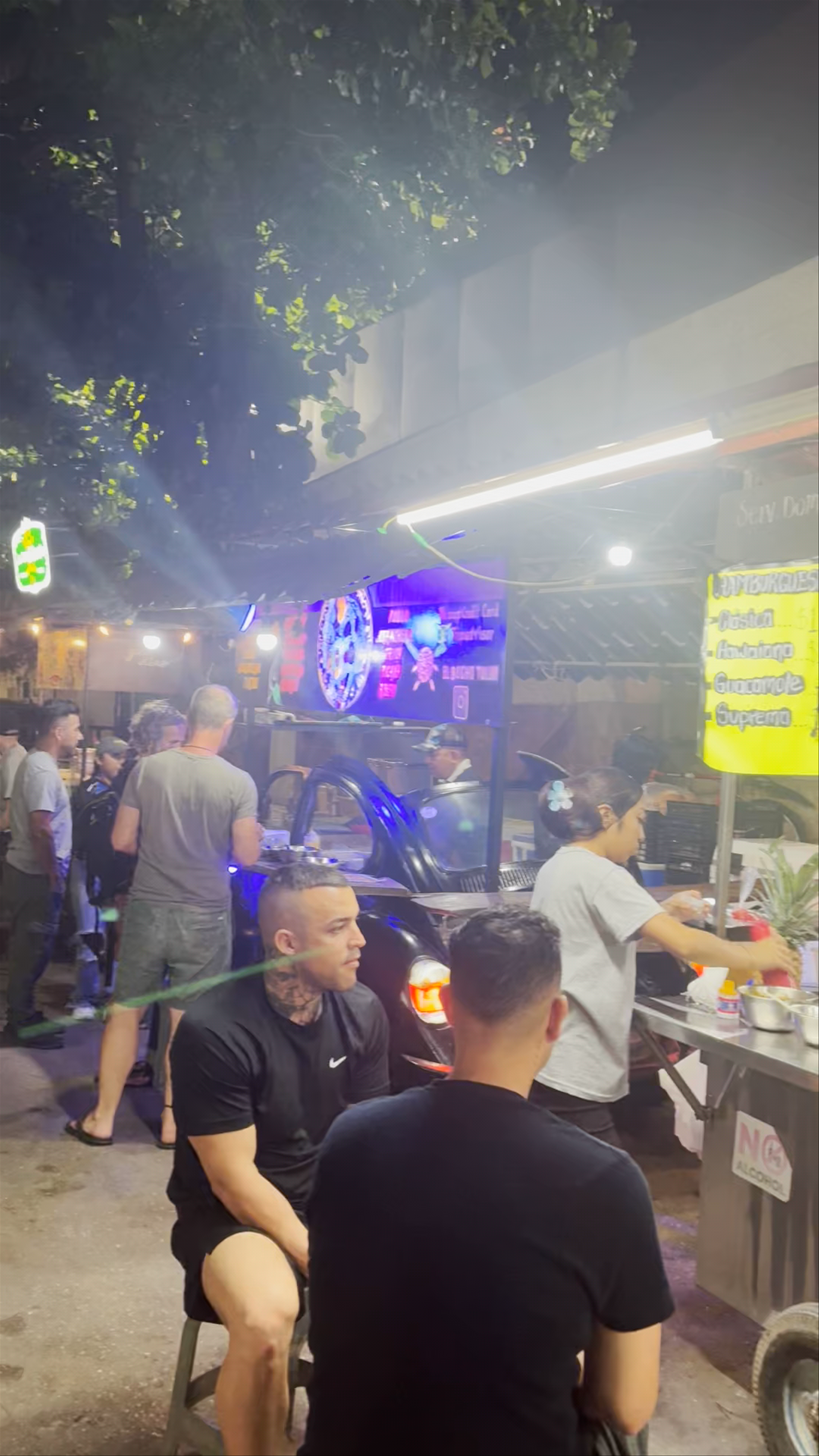El Caribeño: Bustling Night Food Scene in Tulum Centro