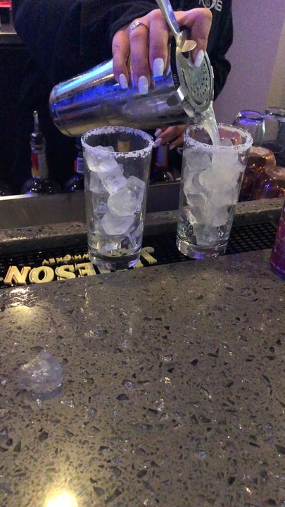 Foxiis Restaurant and Bar - New American Near Me - McKinney, Texas